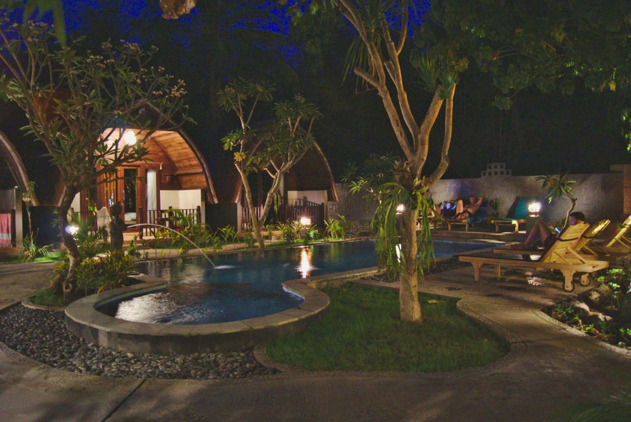 Ghamed Sari Hotel Exterior photo